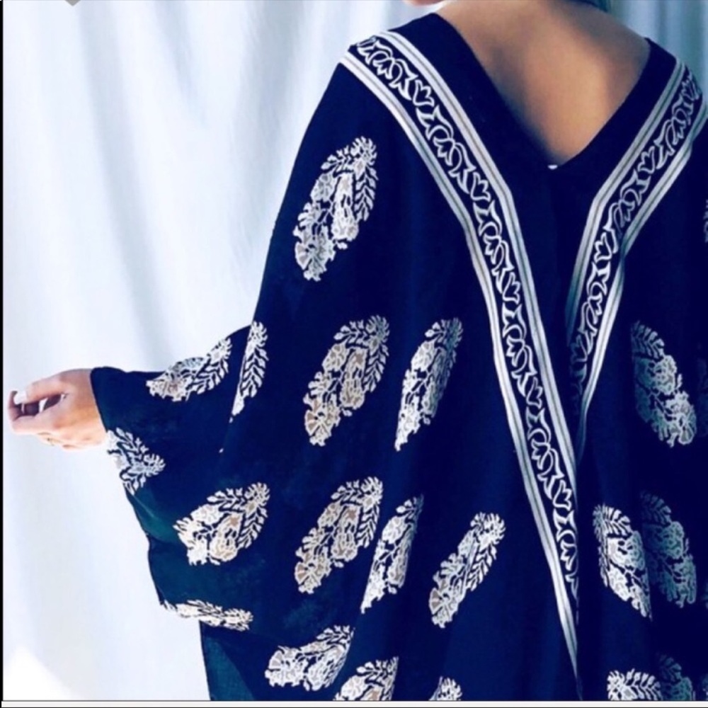 Coco and Black Boho Style Kimono Blouse - Picture 5 of 6